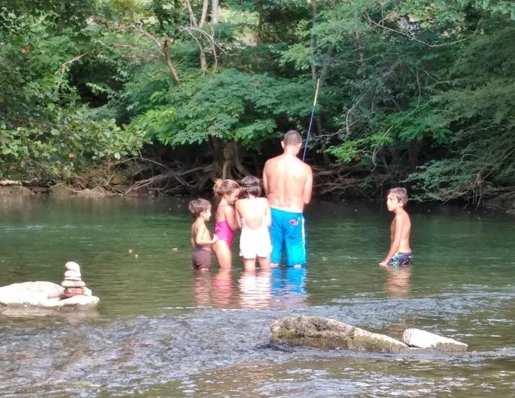 camping ariege bord de riviere