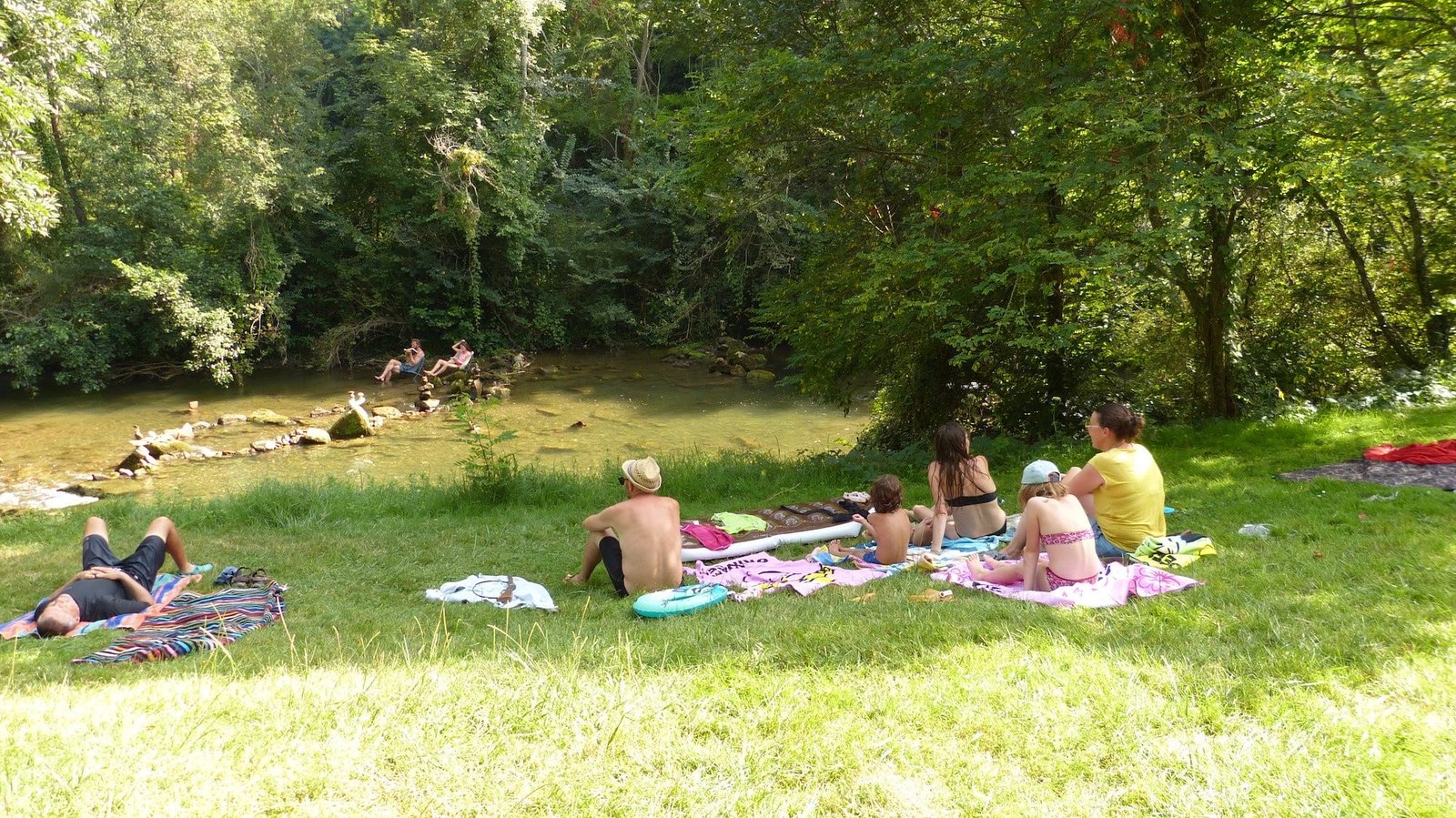 camping les pieds dans l'eau ariege